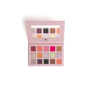 15 Metal HD and Ultra Matte Eyeshadows Blossom palette