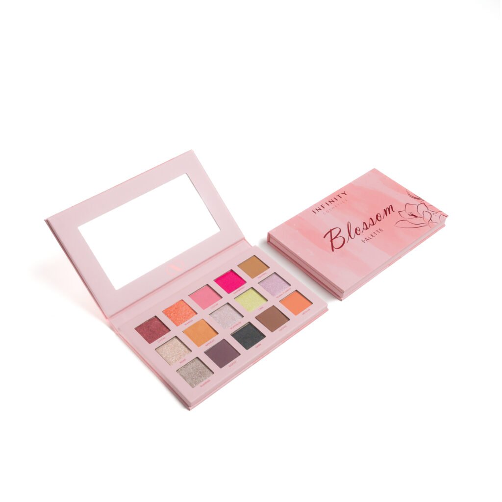 15 Metal HD and Ultra Matte Eyeshadows Blossom palette