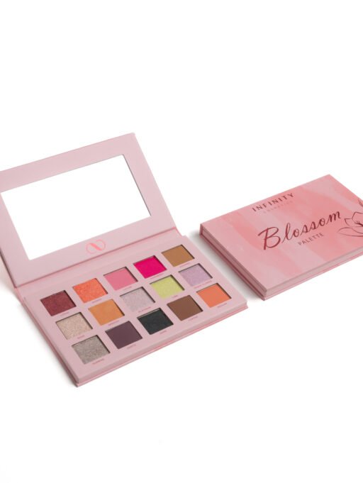 15 Metal HD and Ultra Matte Eyeshadows Blossom palette